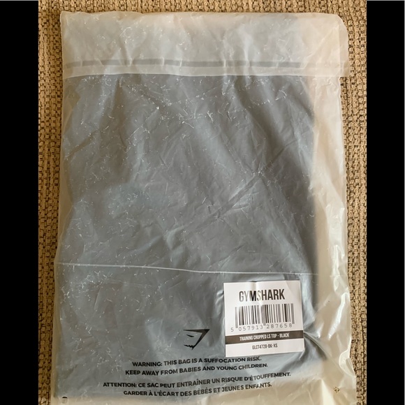 BNWT GYMSHARK WOMEN TRAINING LONG SLEEVE CROP TOP - BLACK - Size XS - ACTIVEWEAR - Picture 10 of 11